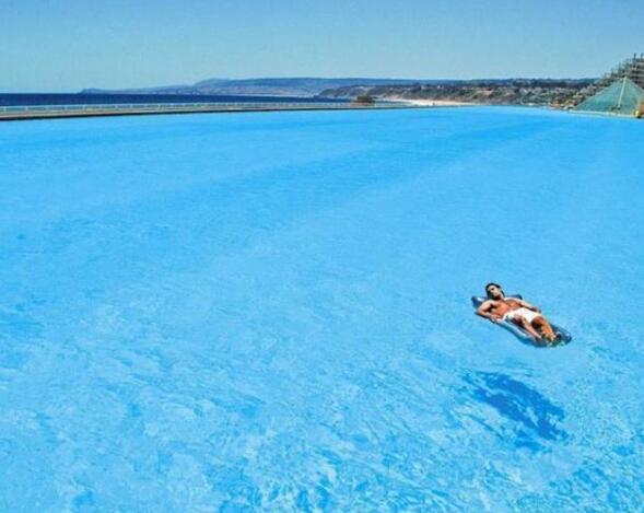 “ ”的游泳池(四)