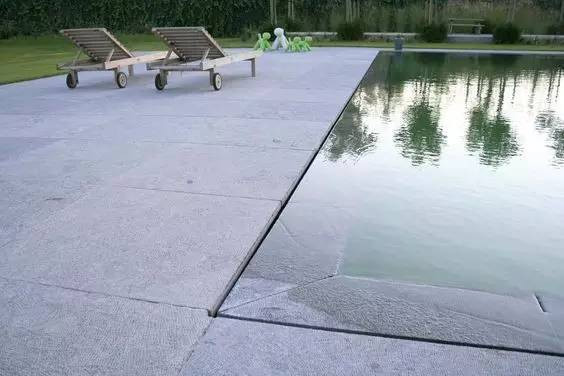 瑞地格樂亞克力制造泳池