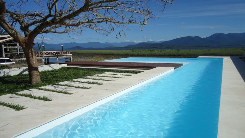 瑞地格樂別墅泳池設(shè)計五